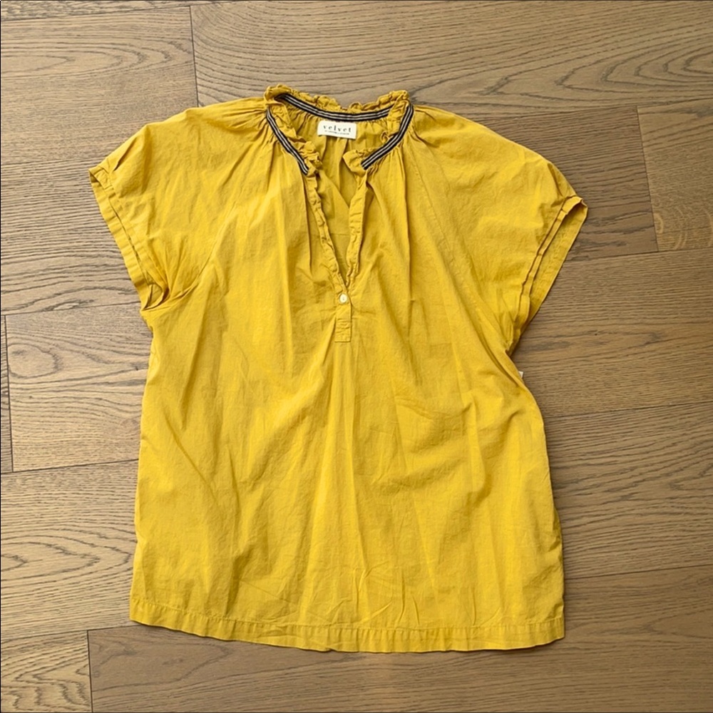 Velvet by Graham and Spencer - Preppy Top Size L